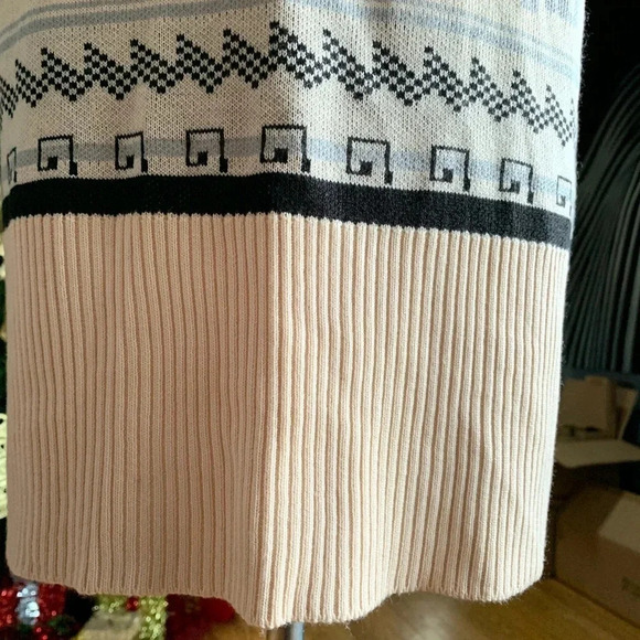 Cloud Chaser Pattern Sweater Dress - Picture 4 of 8